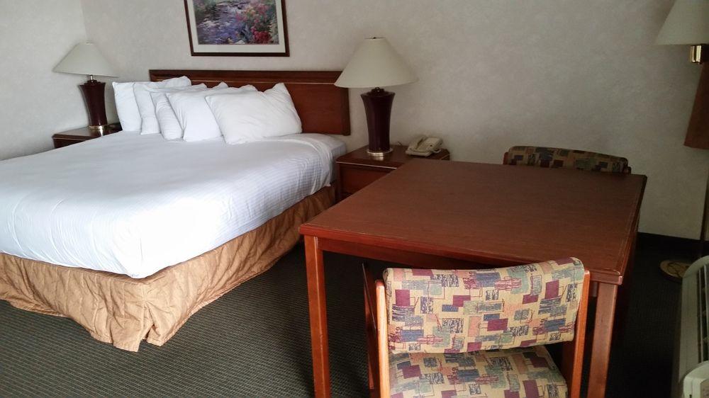 Richland Riverfront Hotel And Conference Center, Ascend Hotel Collection Bagian luar foto