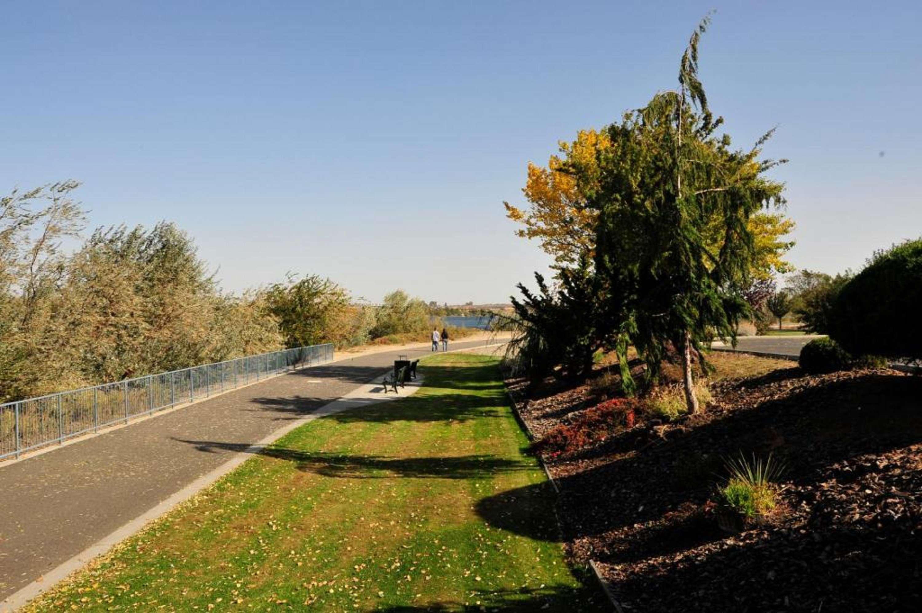 Richland Riverfront Hotel And Conference Center, Ascend Hotel Collection Bagian luar foto