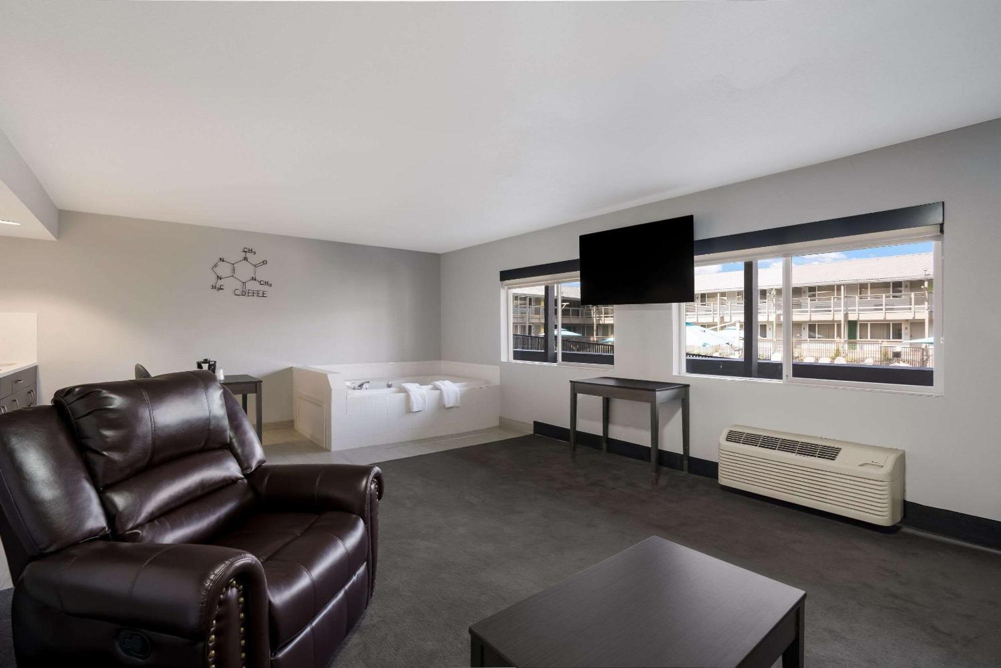 Richland Riverfront Hotel And Conference Center, Ascend Hotel Collection Bagian luar foto
