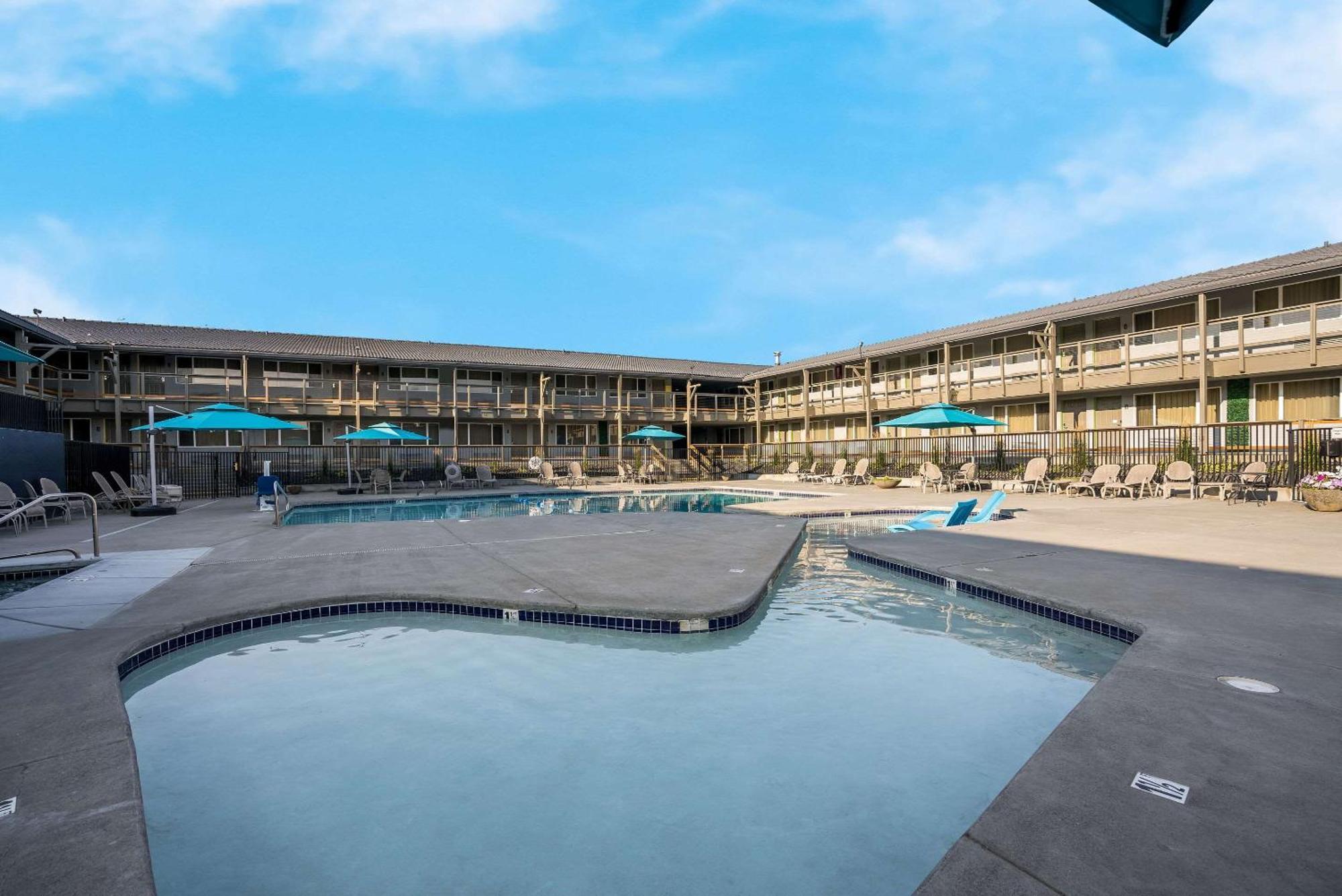 Richland Riverfront Hotel And Conference Center, Ascend Hotel Collection Bagian luar foto