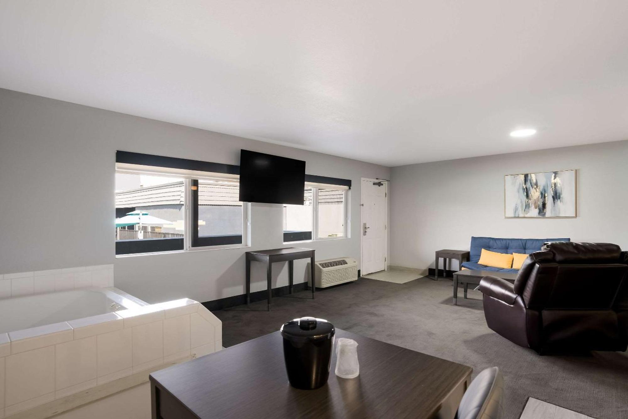 Richland Riverfront Hotel And Conference Center, Ascend Hotel Collection Bagian luar foto