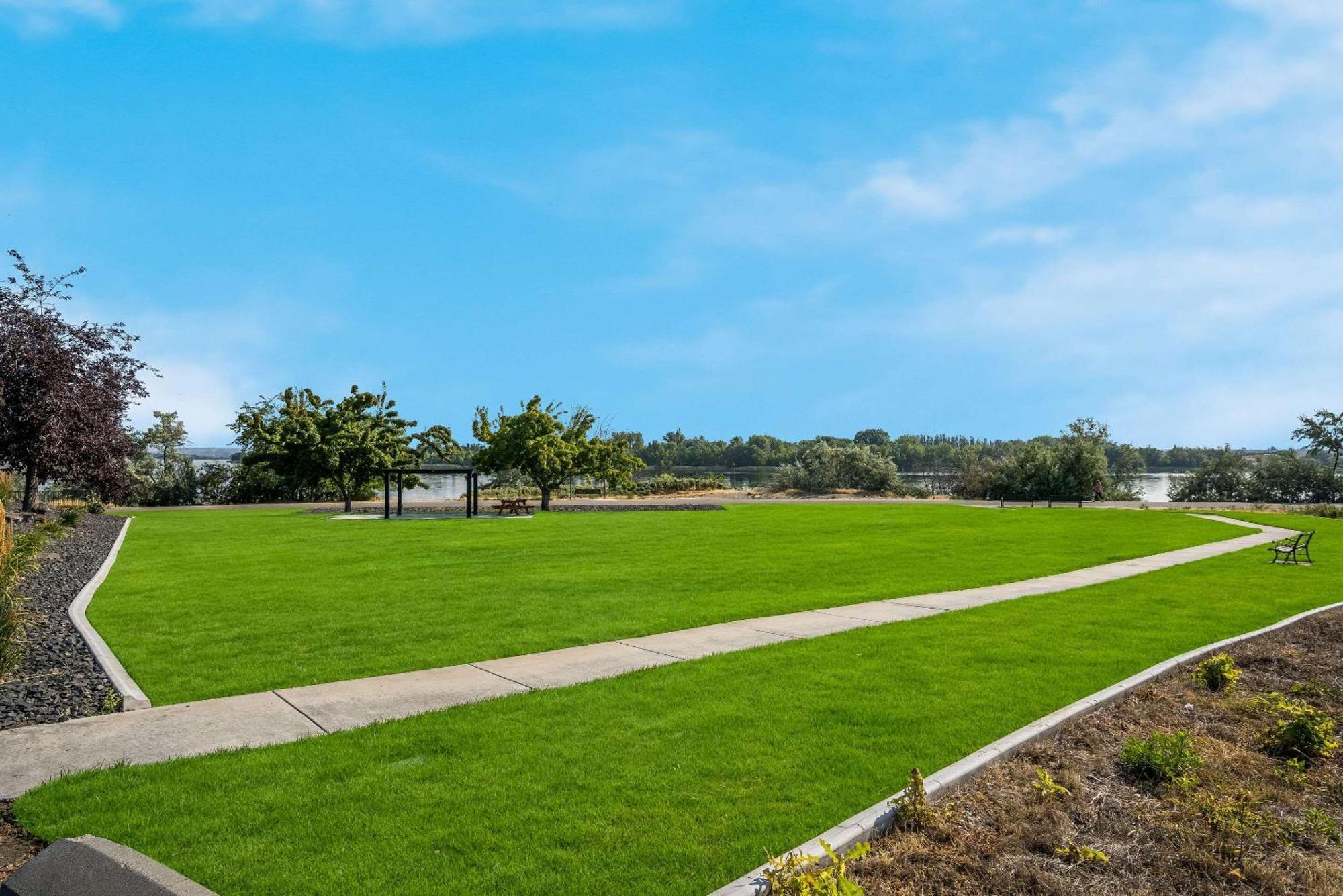 Richland Riverfront Hotel And Conference Center, Ascend Hotel Collection Bagian luar foto