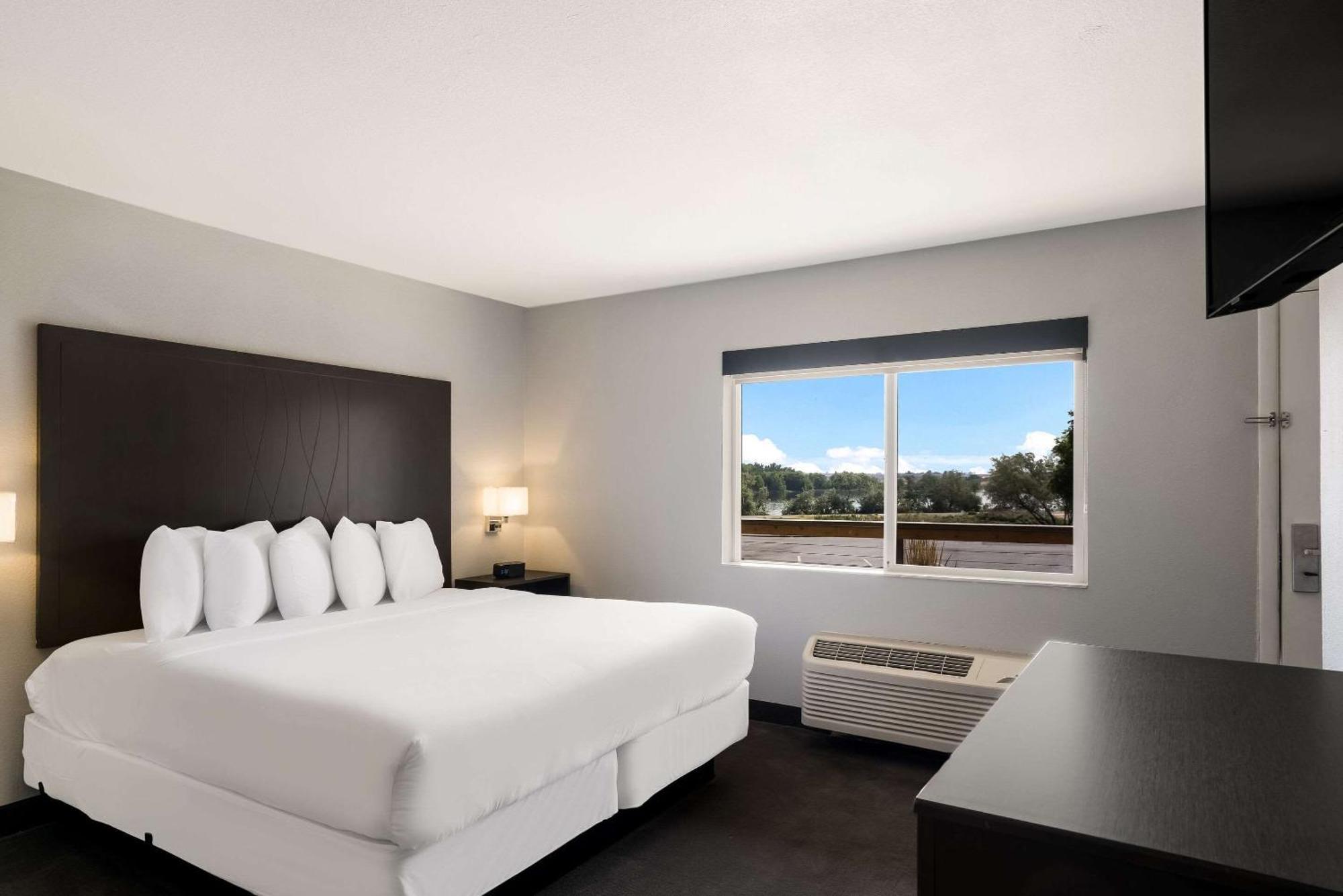 Richland Riverfront Hotel And Conference Center, Ascend Hotel Collection Bagian luar foto